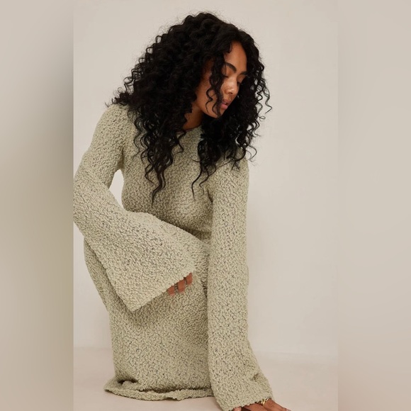 Catalina Cream Feminine Scoop Neck Bell Sleeve Boucle Knit Maxi Dress - Picture 4 of 8